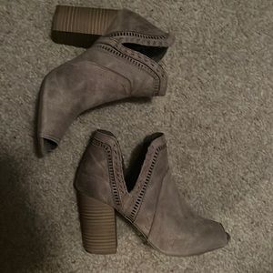 Open toe wedges! Worn handful of times. Soft fabric and good condition!